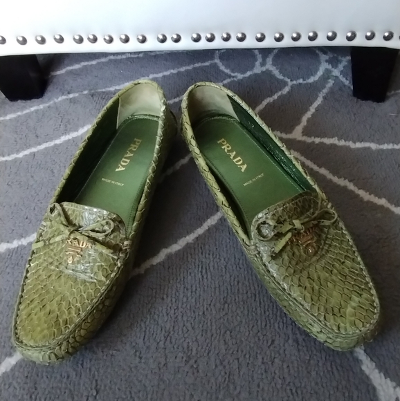 Prada Green Snake Embossed Leather Driving Loafers - Picture 9 of 13